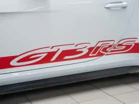 Porsche 911 (2023) thumbnail 16
