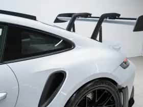 Porsche 911 (2023) thumbnail 17