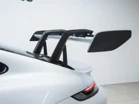 Porsche 911 (2023) thumbnail 18