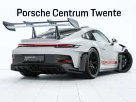 Porsche 911 (2023) thumbnail 3