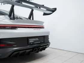 Porsche 911 (2023) thumbnail 21