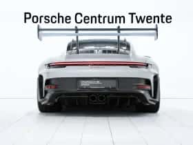Porsche 911 (2023) thumbnail 4