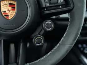 Porsche 911 (2023) thumbnail 35