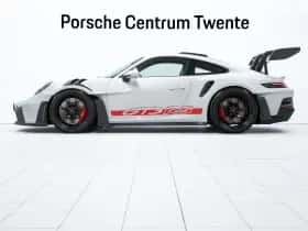 Porsche 911 (2023) thumbnail 5