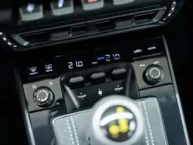 Porsche 911 (2023) thumbnail 41