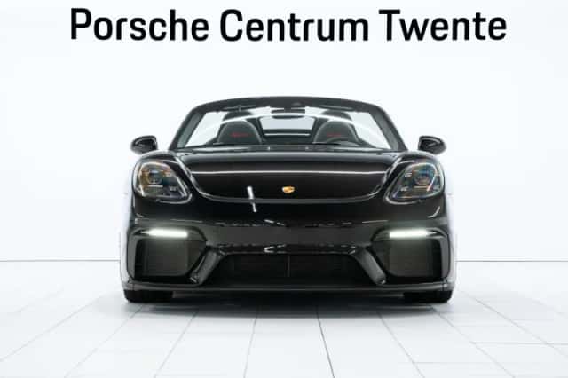 Porsche 718 (2022) thumbnail 2