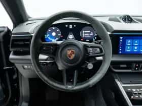 Porsche Macan (2024) thumbnail 21