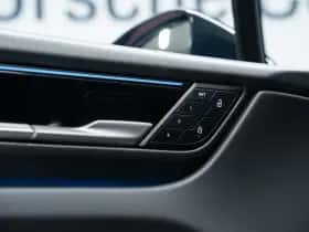 Porsche Macan (2024) thumbnail 31