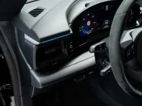 Porsche Macan (2024) thumbnail 32