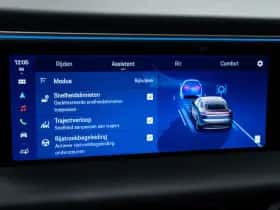 Porsche Macan (2024) thumbnail 42