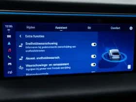Porsche Macan (2024) thumbnail 43