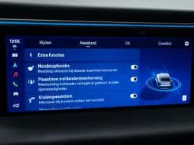 Porsche Macan (2024) thumbnail 44