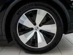 Porsche Macan (2024) thumbnail 9