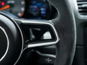 Porsche Cayman (2016) thumbnail 34