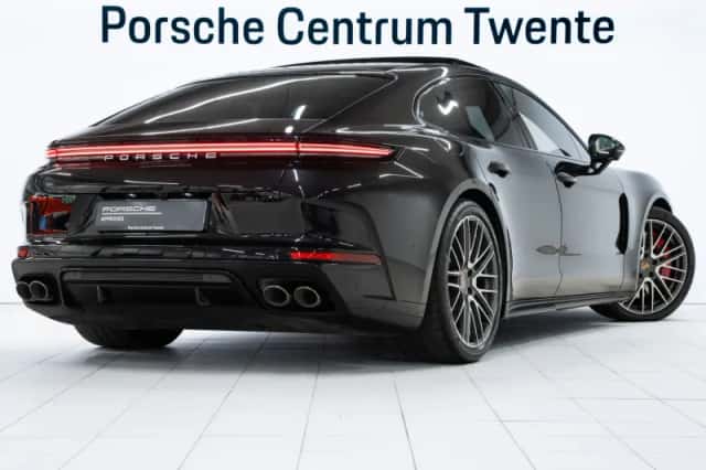 Porsche Panamera (2024) thumbnail 3