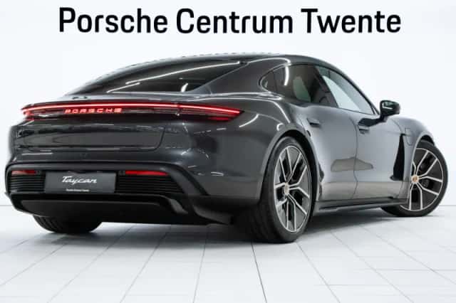 Porsche Taycan (2026) thumbnail 3