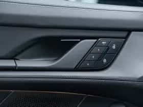 Porsche Taycan (0) thumbnail 23