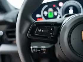 Porsche Taycan (2026) thumbnail 35