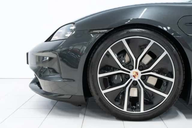 Porsche Taycan (2026) thumbnail 6