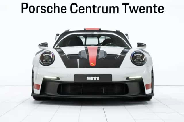 Porsche 911 (2024) thumbnail 2