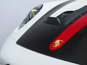Porsche 911 (2024) thumbnail 13