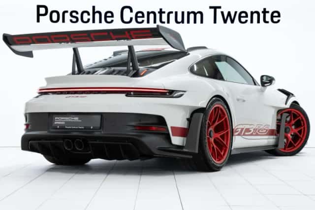 Porsche 911 (2024) thumbnail 3