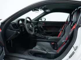 Porsche 911 (2024) thumbnail 7