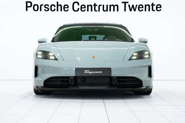 Porsche Taycan (2025) thumbnail 2