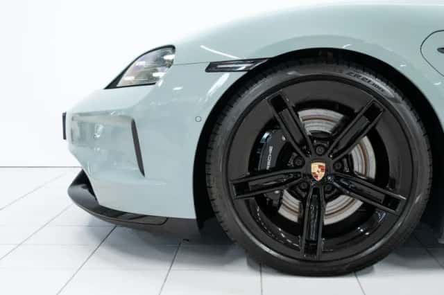 Porsche Taycan (2025) thumbnail 6
