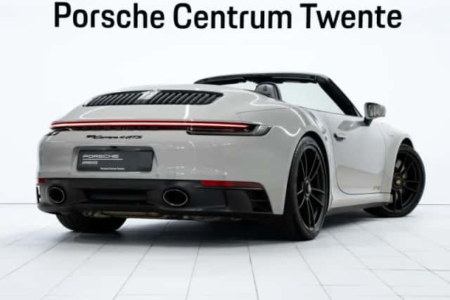 Porsche 911 (2022) thumbnail 3