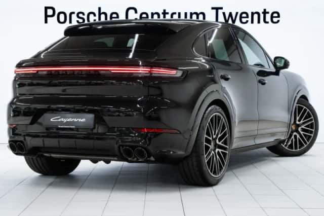 Porsche Cayenne (2026) thumbnail 3