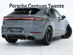 Porsche Cayenne (0) thumbnail 3
