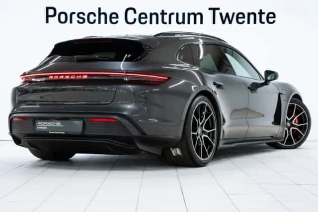 Porsche Taycan (2025) thumbnail 3