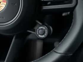 Porsche 911 (2022) thumbnail 34