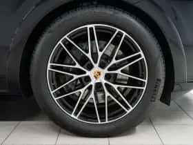 Porsche Cayenne (2024) thumbnail 11