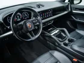 Porsche Cayenne (2024) thumbnail 28