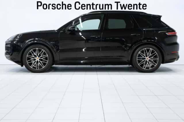 Porsche Cayenne (2024) thumbnail 5