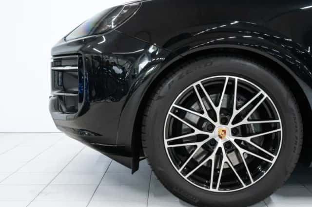 Porsche Cayenne (2024) thumbnail 6