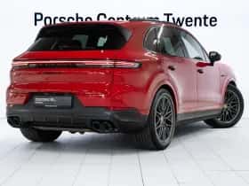 Porsche Cayenne (2024) thumbnail 3