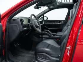 Porsche Cayenne (2024) thumbnail 7