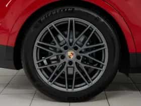 Porsche Cayenne (2024) thumbnail 10