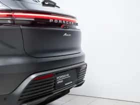 Porsche Macan (2024) thumbnail 20
