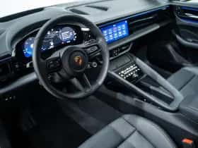 Porsche Macan (2024) thumbnail 21