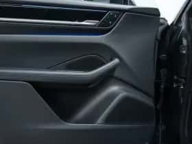 Porsche Macan (2024) thumbnail 28