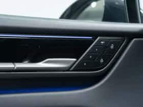 Porsche Macan (2024) thumbnail 29