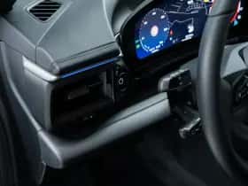 Porsche Macan (2024) thumbnail 32