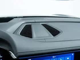 Porsche Macan (2024) thumbnail 39