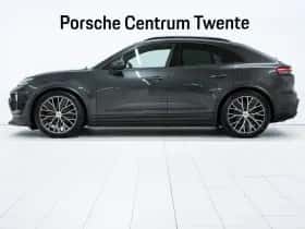 Porsche Macan (2024) thumbnail 5