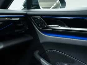 Porsche Macan (2024) thumbnail 47