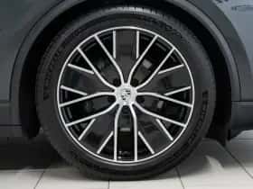 Porsche Macan (2024) thumbnail 9